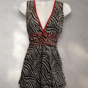 Sweet Pea by Stacy Frati Black & White Sleeveless Zebra Print Top size MED NWT